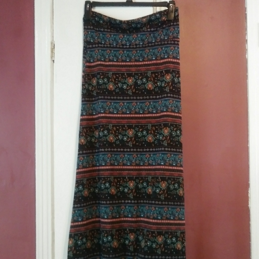Living Doll Maxi Skirt Size XL